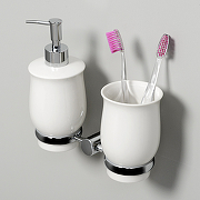 Дозатор для жидкого мыла WasserKRAFT K-24289 со стаканом для зубных щеток Хром-1