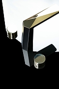 Смеситель для раковины Boheme Venturo 150-BG-DIAMOND Черный матовый Золото-4